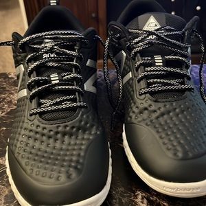 Slip resistant new balance 806 size 11.5